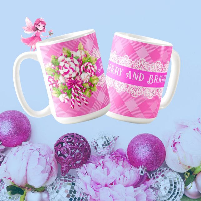 Taza De Café Dulce y acogedor Navidades de cabaña rosa y morado (Pink checks, ribbon and lace, and candy canes. How sweet is that?)