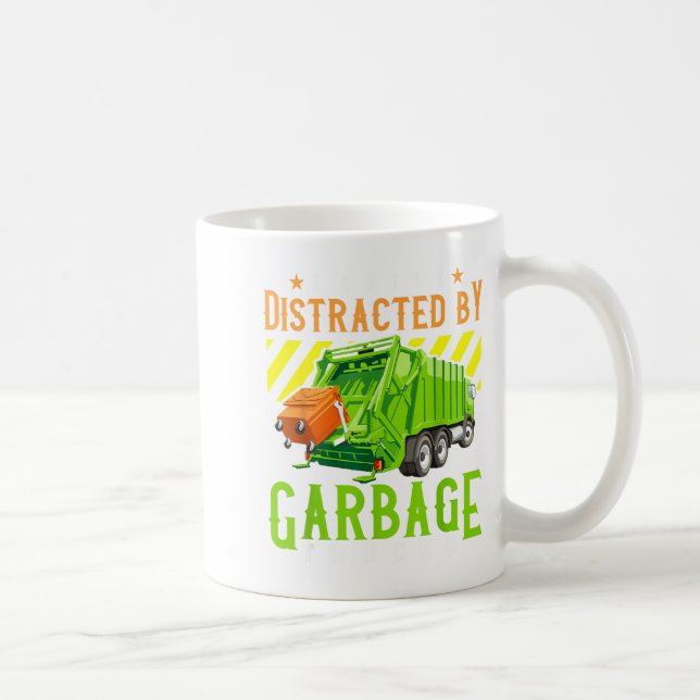 Taza De Café Easily Distracted By Garbage Trucks Funny Truck Lo (Derecha)