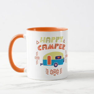 Taza de café echada a un lado dual del campista