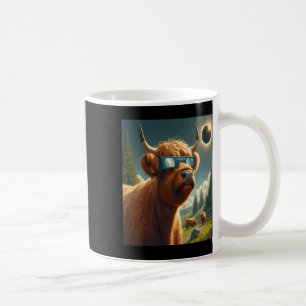 Taza De Café Eclipse solar total vaca de montaña usando sombril
