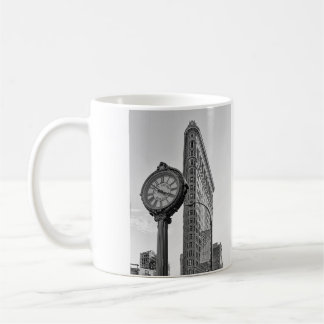 Taza De Café Edificio y reloj de Flatiron en el blanco negro #2