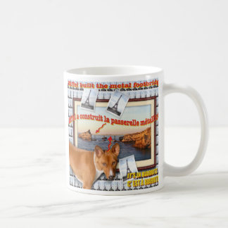 Taza De Café Eiffel construyó la metalizado pasarela.