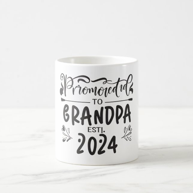 Taza De Café el abuelo est 2024, ascendido al abuelo Est. 2024 (Centro)
