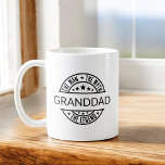 Taza De Café El Abuelo Nombra Al Hombre El Mito La Leyenda<br><div class="desc">¡Celebra la leyenda en tu vida con la taza de café 'El hombre, el mito, la leyenda'! Personalízalo con su nombre para un regalo único y humorístico, perfecto para tomar café o té por la mañana. Diseñado a partir de cerámica duradera, esta taza presenta texto audaz y un diseño elegante,...</div>