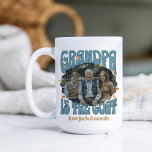 Taza De Café El abuelo retro es la foto de cabra<br><div class="desc">Mugre retro para el abuelo con foto de personalizado. Tu foto será mostrada en forma de pegatina ondulado y enmarcada con "el abuelo es la cabra". escrita en tipografía retro y decorada con corazones de amor. Personaliza con el nombre o los nombres del nieto o nieto o cualquier texto que...</div>