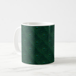 Taza De Café El agua cae sobre el Metalizado verde