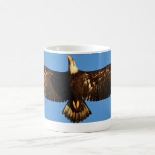 Taza De Café El águila calva se eleva1