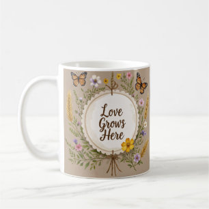 Taza De Café El amor crece como boho, flores silvestres, trigo,