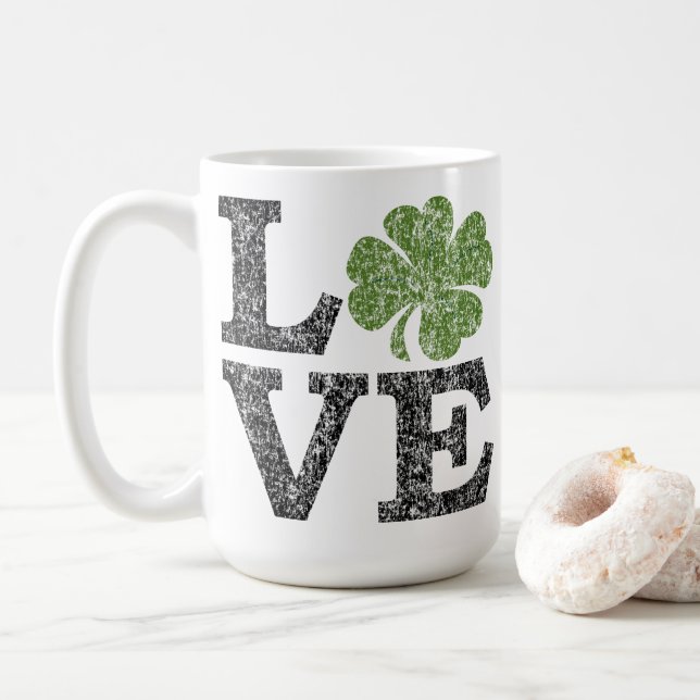 Taza De Café El amor por St Patricks Day con shamrock (Con donut)