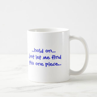 Taza De Café El asimiento del adicto al rompecabezas… en… acaba