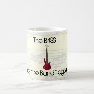 Taza De Café El bajo sostiene la banda junto asalta