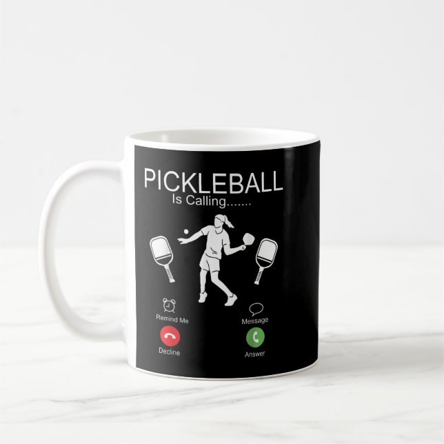 Taza De Café El baloncesto de futbol está llamando (Izquierda)