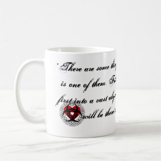 Taza De Café El caer en amor está saltando en un abismo