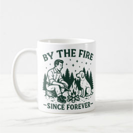 Taza De Café El campamento moderno cerca del fuego