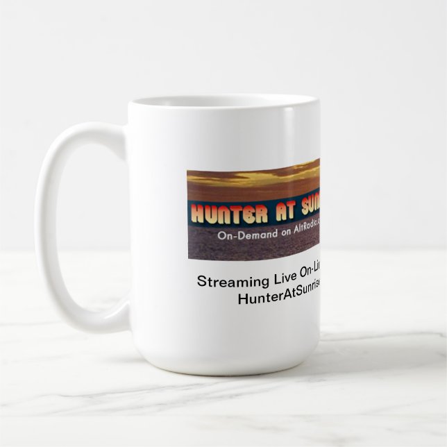 Taza De Café El cazador en la salida del sol enfría hacia fuera (Izquierda)