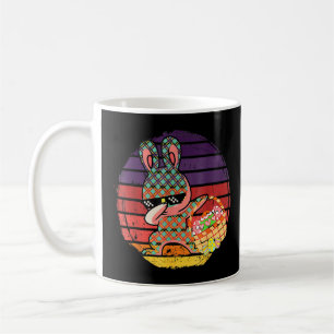 Taza De Café El día de Pascua de Rabbit Dabbing huevos para niñ