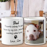 Taza De Café El Día del Padre Divertido - Foto Mascota<br><div class="desc">Sorprende a papá este Día del Padre con este super lindo perro papá mug . Papá... ¡No hay nadie que prefiera tener a mi lado, esperando torpemente mientras cago! Personalice la foto y el nombre del Mascota favorito de Dog Dad . DERECHOS RESERVADOS © 2020 Judy Burrows, Black Dog Art...</div>