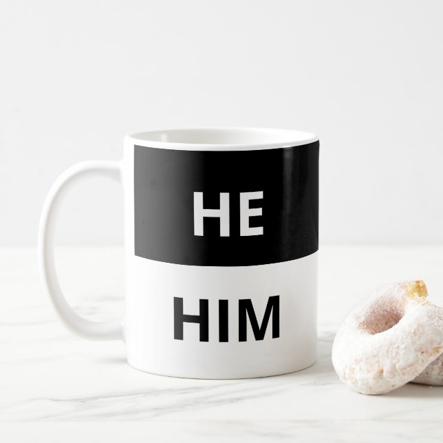 Taza De Café Él/él pronuncia el negro y blanco clásico de la mú (Con donut)
