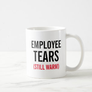 Taza De Café El empleado todavía rasga caliente