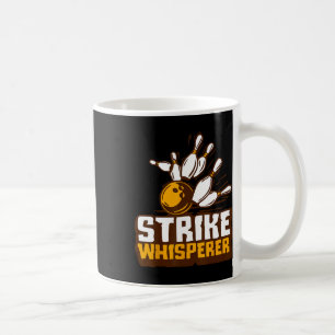 Taza De Café El equipo de la Liga de Bowler en el juego del Whi