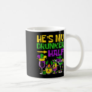 Taza De Café Él es mi Mamá de novia de pareja de bebedores a me