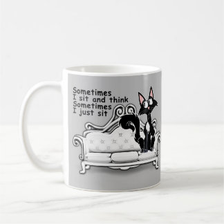 Taza De Café El gato sentado y quizás pensando en Mug