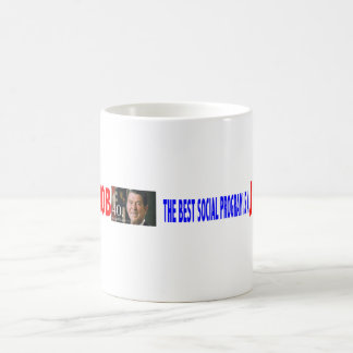 TAZA DE CAFÉ EL MEJOR PROGRAMA SOCIAL ES UN TRABAJO