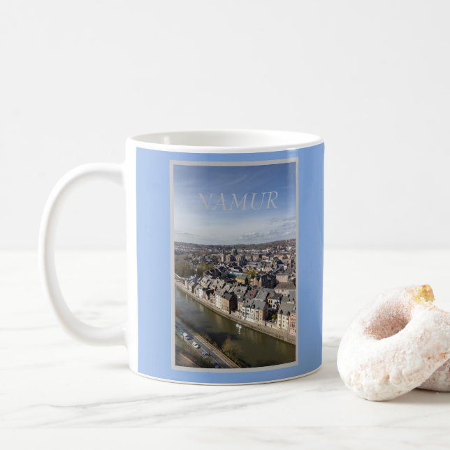 Taza De Café El paisaje urbano de primavera (Namur), Bélgica (Con donut)