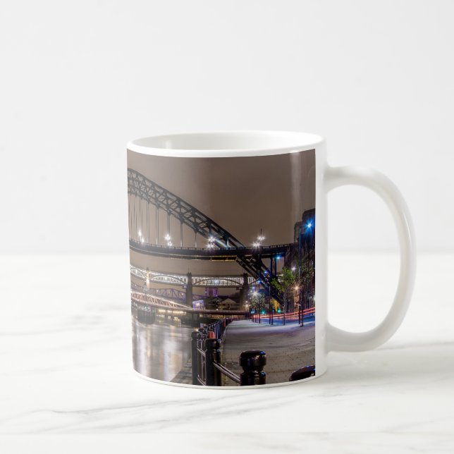 Taza De Café El puente Tyne de noche (Derecha)