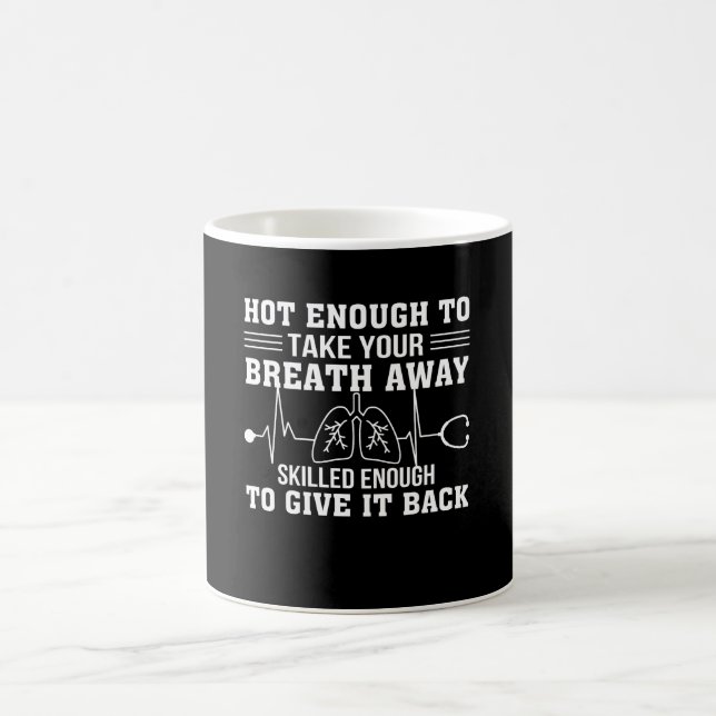 Taza De Café El terapeuta respiratorio retira habilidad de la (Centro)