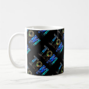 Taza De Café El Tom conocido - nombre en las luces (fotografía