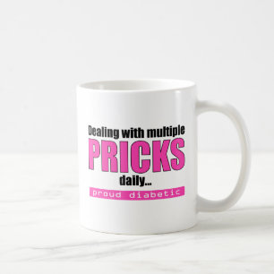 Taza De Café El tratar de los pinchazos múltiples diariamente