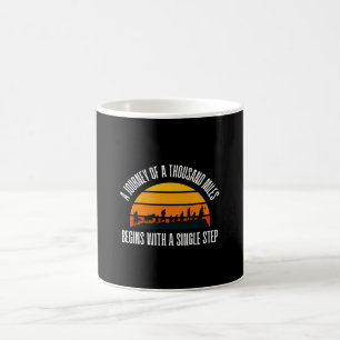 Taza De Café El viaje de mil millas comienza con un canto
