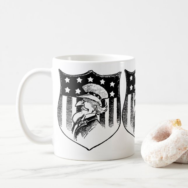 Taza De Café El viejo tío patriótico Sam y la bandera estadouni (Con donut)