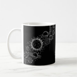 Taza De Café Elegancia cósmica: conjunto negro de planetas