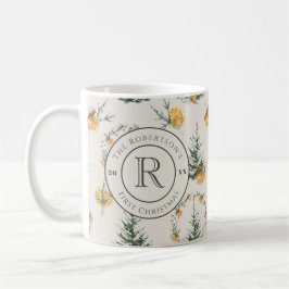 Taza De Café Elegancia de navidades: Monogramado recién casado