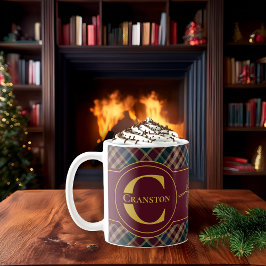 Taza De Café Elegant Holly and Berries Holiday Monogram Name