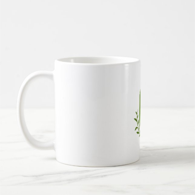 Taza De Café Elegant mug of matcha drink (Izquierda)