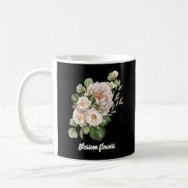 Taza De Café Elegant white floral bouquet with green leaves