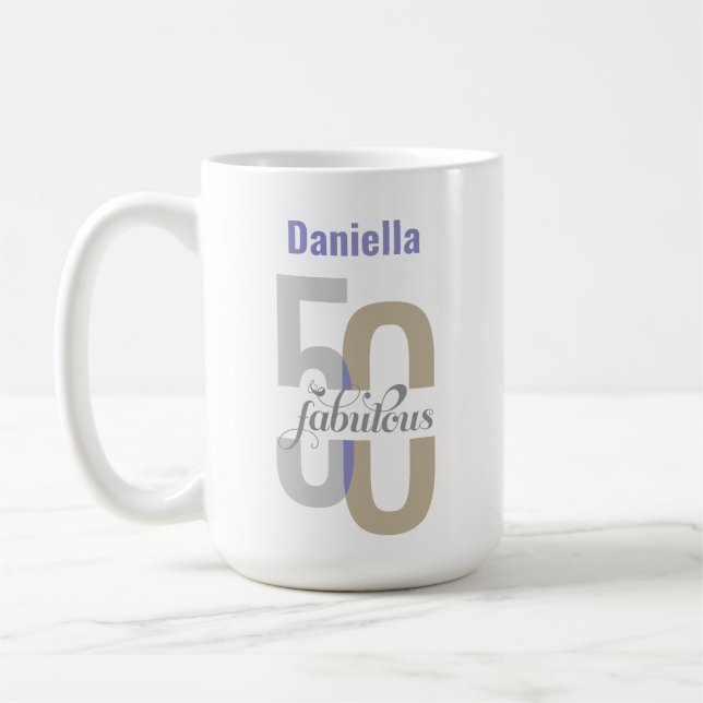 Taza De Café Elegante 50 y fabuloso nombre de cumpleaños número (Izquierda)