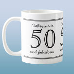 Taza De Café Elegante 50 y fabuloso nombre personalizado cumple<br><div class="desc">Una elegante tipografía moderna 50 y un fabuloso diseño de nombres personalizados con un sencillo borde doble para ayudarle a celebrar este memorable hito. Cambie el nombre y la edad a personalizar.</div>