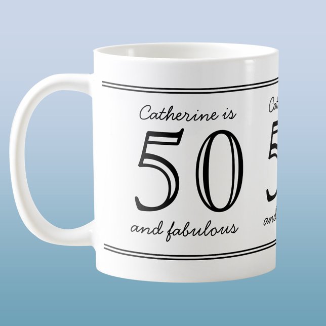 Taza De Café Elegante 50 y fabuloso nombre personalizado cumple (Fun modern text based Fifty and Fabulous personalized coffee mug)