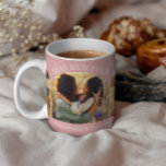 Taza De Café Elegante arco rosa multifoto mejor mamá<br><div class="desc">Mamá 3 regalo fotográfico moderno de tipografía. Ideal para un Día de la Madre contemporáneo y elegante,  cumpleaños o Navidades decoración de tazas regalos. Diseño moderno de tonos rosa y blanco,  el color puede ser personalizado para adaptarse a tu decoración y estilo.</div>