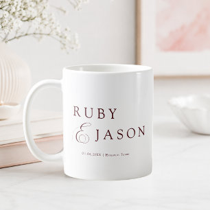 Taza De Café Elegante Boda de Letra Burgundy Real