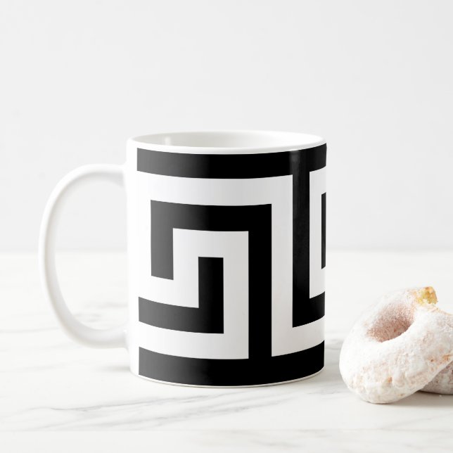 Taza De Café Elegante clave griega blanca y negra moderna (Con donut)