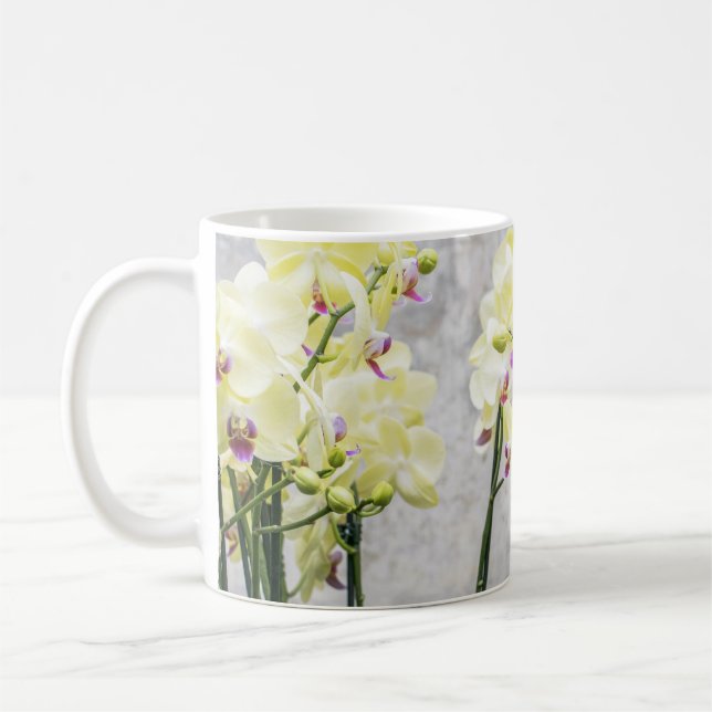 Taza De Café Elegante Crema Romántica y Orquídeas Lilac (Izquierda)