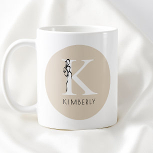 Taza De Café Elegante Inicial Marrón Femenino Lazo Monograma
