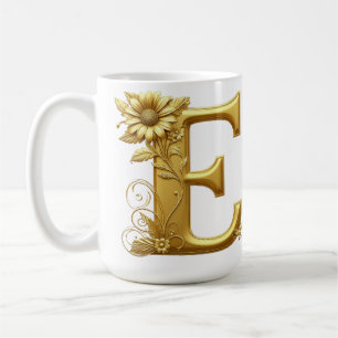 Taza De Café Elegante letra E dorada con diseño floral