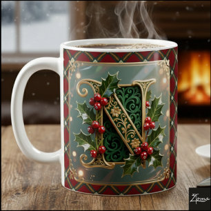 Taza De Café Elegante letra inicial de Navidad de acebo en oro