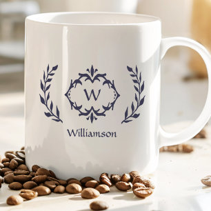 Taza De Café Elegante Monograma Moderno Corona de Laurel Azul M